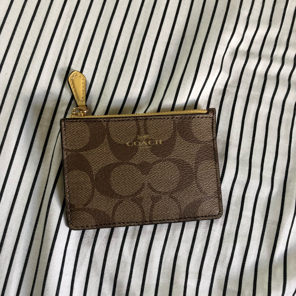 ‼️MOVING SALE‼️ Coach card wallet